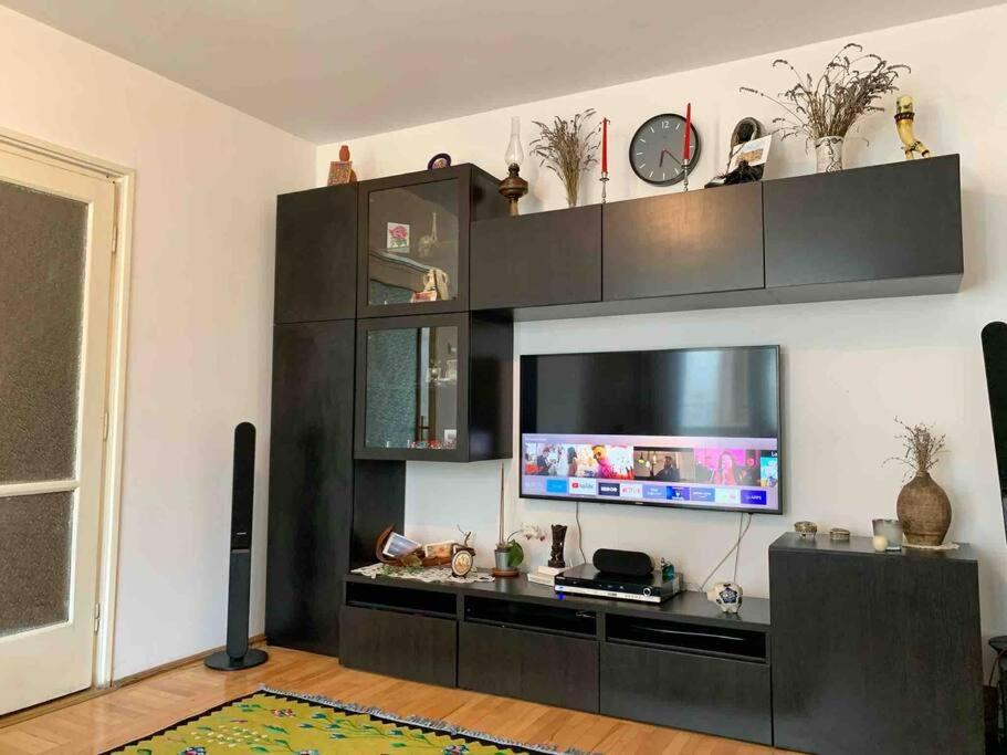 Central Apartment Muncii Area Netflix Бухарест Экстерьер фото